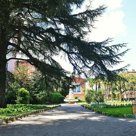 Apartment Salus, Maruna *