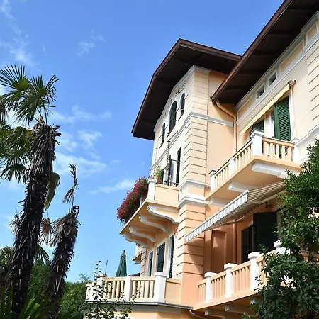 Salus, Maruna Apartman Opatija