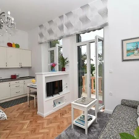 Salus, Maruna Apartment Opatija