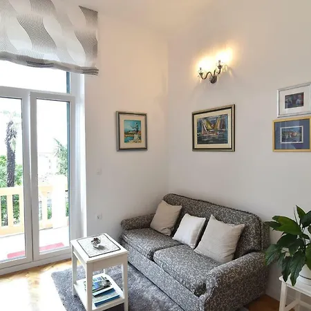 Salus, Maruna Apartment Opatija