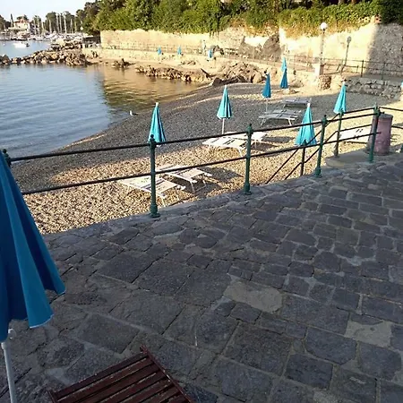 Salus, Maruna Appartement