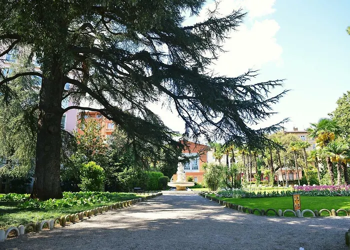 Apartment Salus, Maruna *