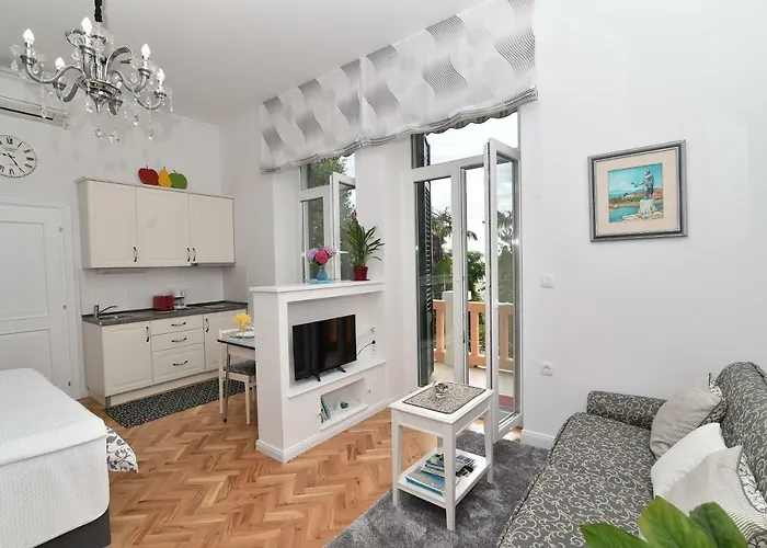 Salus, Maruna Apartamento Opatija