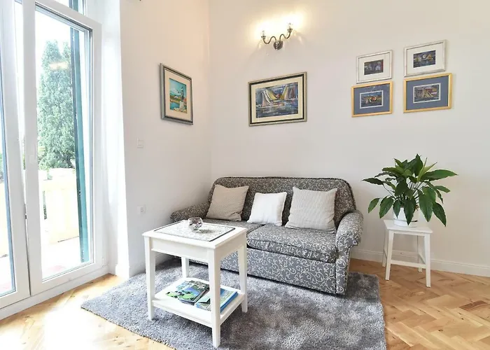 Salus, Maruna * 오파티아